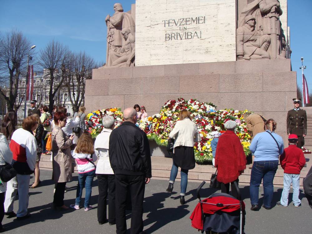 Новости Латвии: 4 мая прошло успешно, собрав огромное количество людей