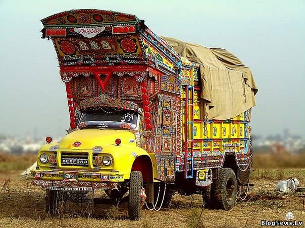 Пакистанские грузовики - произведения искусства