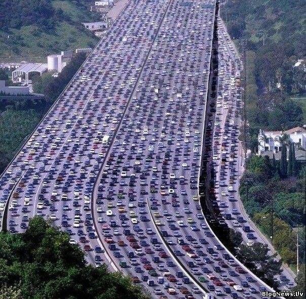 Самая длинная автомобильная пробка в мире