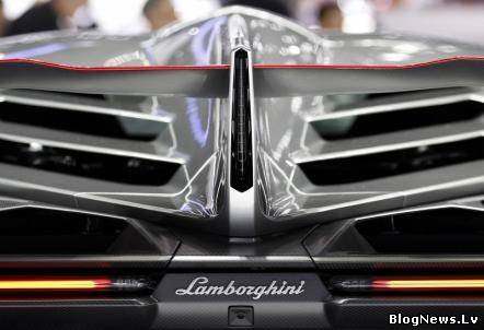В Дубаи полицейские будут разъежать на Lamborghini