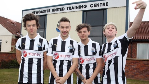 One Direction на футбольном поле против Newcastle
