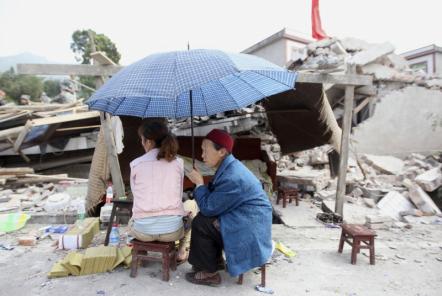 Землетрясение в Китае: тысячи пострадавших и разрушенных домов