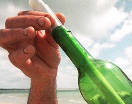 Послание в бутылке плыло 28 лет по океану