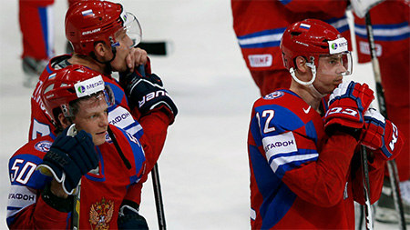 ЧМ по хоккею 2013: Россия уступает и хозяевам чемпионата