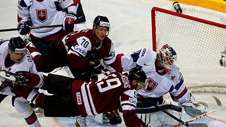 ЧМ по хоккею 2013: Латвия обыгрывает Словакию благодаря великолепной игре Дарзиньша и команды
